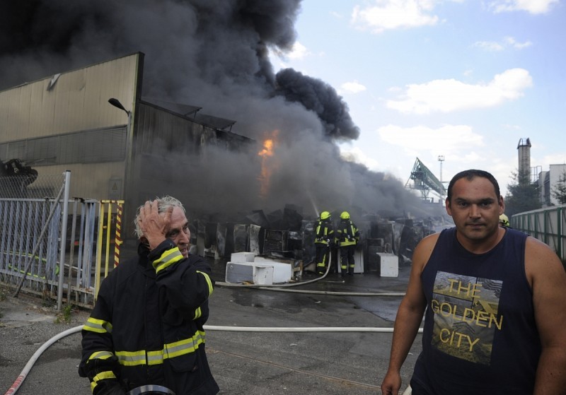 Velik požar v Gorenje Surovini - slika 12