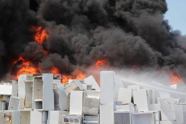 Velik požar v Gorenje Surovini - slika 3