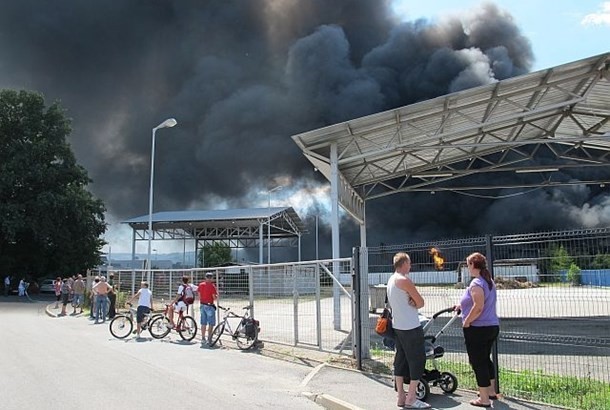 Velik požar v Gorenje Surovini - slika 4