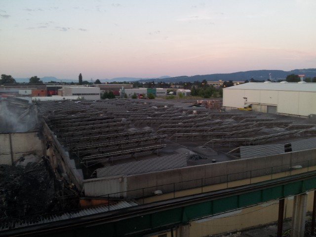 Velik požar v Gorenje Surovini - slika 7