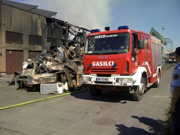 Velik požar v Gorenje Surovini - slika 10