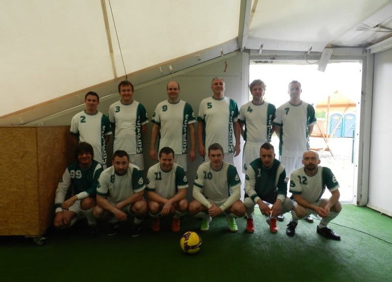 Surovina igrala za Simona